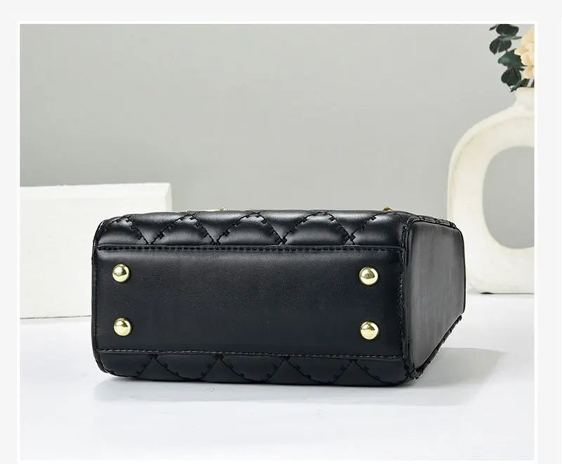 Mala de Ombro Feminina – Design Moderno, Grande Capacidade e Estilo Sofisticado